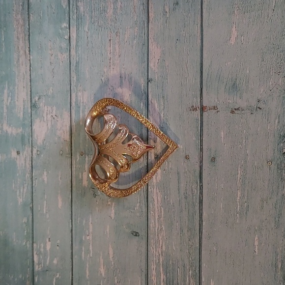 💚Vintage Gold Tone Signed Sarah Coventry Canada Brooch - Picture 2 of 8